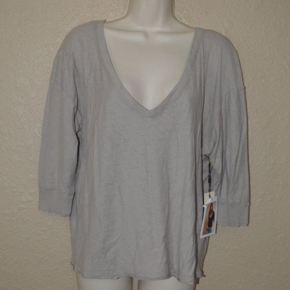 NWT $88 Sz M Nation LTD Talia Deep V 3/4 Sleeve Stone Top T-Shirt